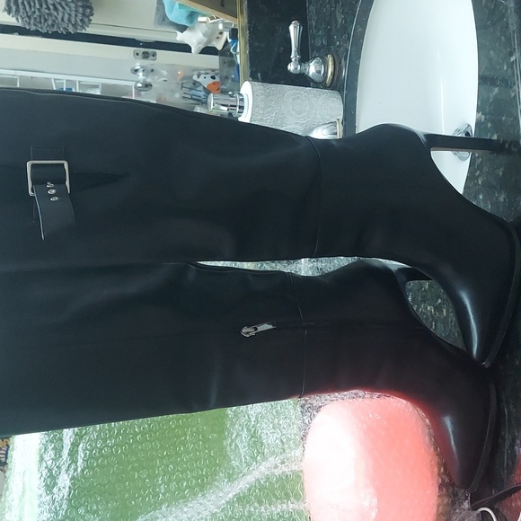 Hazel Black Leather Knee High Boots by PAIGE Size 7 - Picture 5 of 6